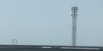 Kronospan millora la cobertura de mòbil a 20 quilòmetres a la rodona amb la instal·lació d’una antena de telecomunicacions