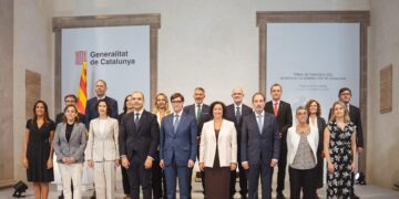 Els nous consellers prenen possessió i Illa els trasllada que el seu ‘neguit i obsessió’ serà ‘governar per a tothom’