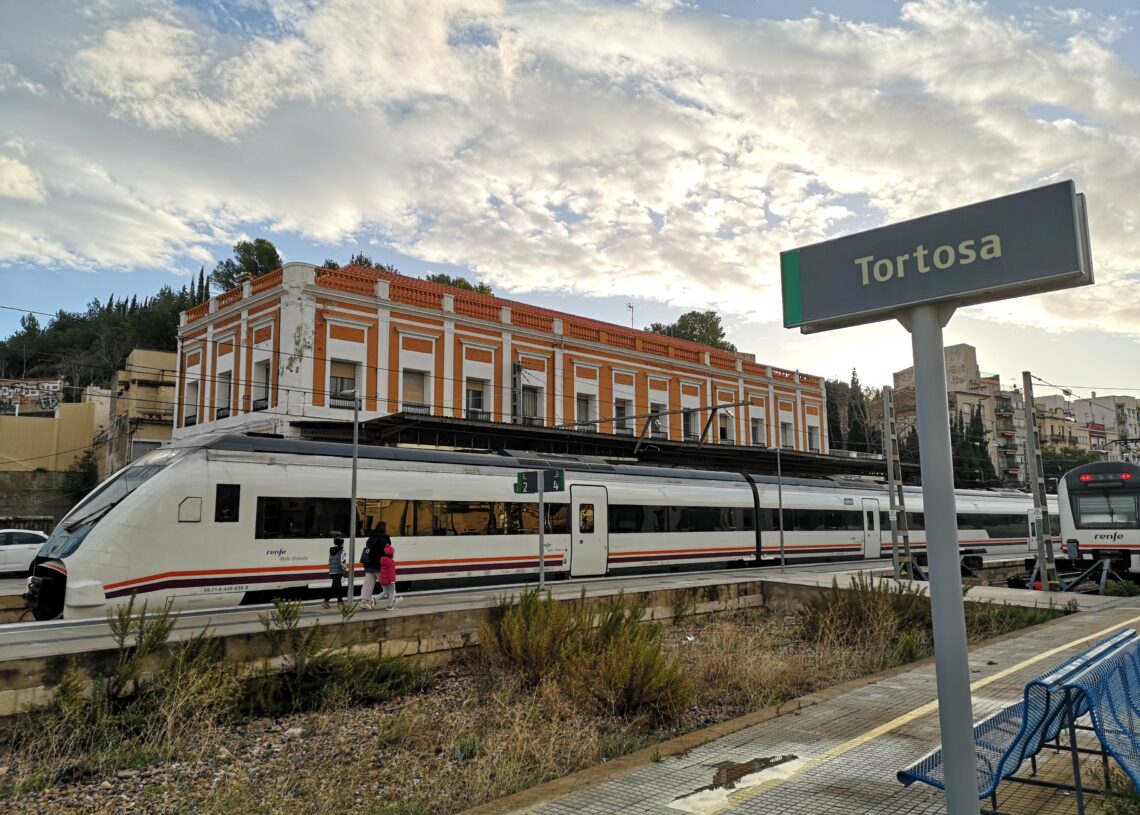 Així seran els nous horaris de trens mentre duren les obres al túnel de Roda de Berà