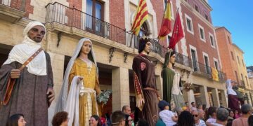 Tortosa restaurarà els gegants Nabil i Zoraida, i l’Àliga del seguici festiu
