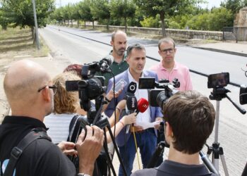 La mancomunitat Tortosa-Roquetes i la Diputació renoven el ferm del vial del polígon del Pla de l’Estació