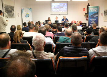 Els pescadors es formen per revaloritzar la pesquera artesanal de la tonyina roja amb nous models de captura