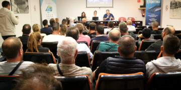 Els pescadors es formen per revaloritzar la pesquera artesanal de la tonyina roja amb nous models de captura