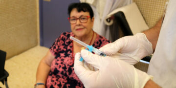 La campanya de vacunació de grip i covid comença amb prop de 157.000 dosis disponibles a l’Ebre