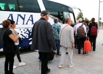 Els usuaris ebrencs i de l’Hospitalet es plantegen reduir els viatges a Barcelona o buscar un transport alternatiu