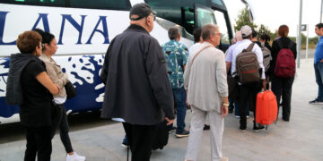 Els usuaris ebrencs i de l’Hospitalet es plantegen reduir els viatges a Barcelona o buscar un transport alternatiu