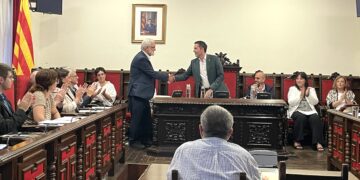 Tortosa reclama per unanimitat més trens ràpids i la bonificació del servei de l’Avant
