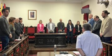 Minut de silenci al ple de Tortosa per les víctimes dels aiguats al País Valencià, Castella la Manxa i Andalusia