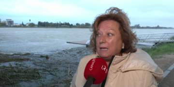 Tranquil·litat a Sant Jaume d’Enveja tot i la crescuda de l’Ebre a causa de la llevantada