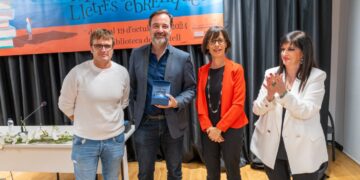 L’escriptor i traductor ampostí Yannick Garcia, Premi Mèrit de les Lletres Ebrenques