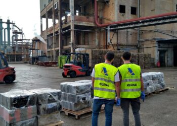 Les imatges del decomís de prop de 2.600 quilos de cocaïna a Celesa Tortosa