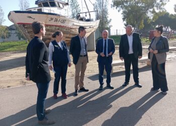 El delegat del govern espanyol a Catalunya visita els danys causats per les danes a la comarca del Montsià