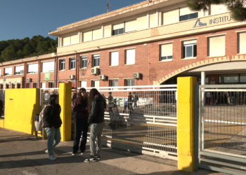 Les famílies de l’alumnat dels Alfacs convoquen una manifestació per reclamar un nou institut