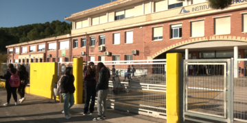 Les famílies de l’alumnat dels Alfacs convoquen una manifestació per reclamar un nou institut