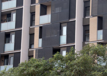 “Habitatge públic, una necessitat i un dret”, per Enric Roig