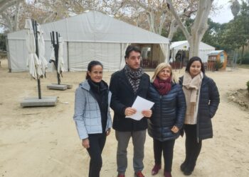 La Federació de Comerç de Tortosa reconeix l’error amb la distribució d’aigua potable a la pista de gel