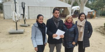 La Federació de Comerç de Tortosa reconeix l’error amb la distribució d’aigua potable a la pista de gel