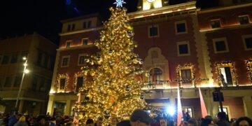 Així va ser l’encesa de les llums de Nadal a Tortosa
