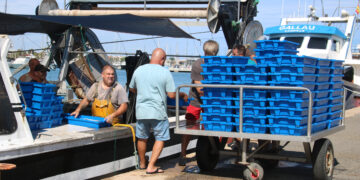 Vaga dels pescadors catalans en protesta per la reducció del 80% d’activitat que imposa Europea