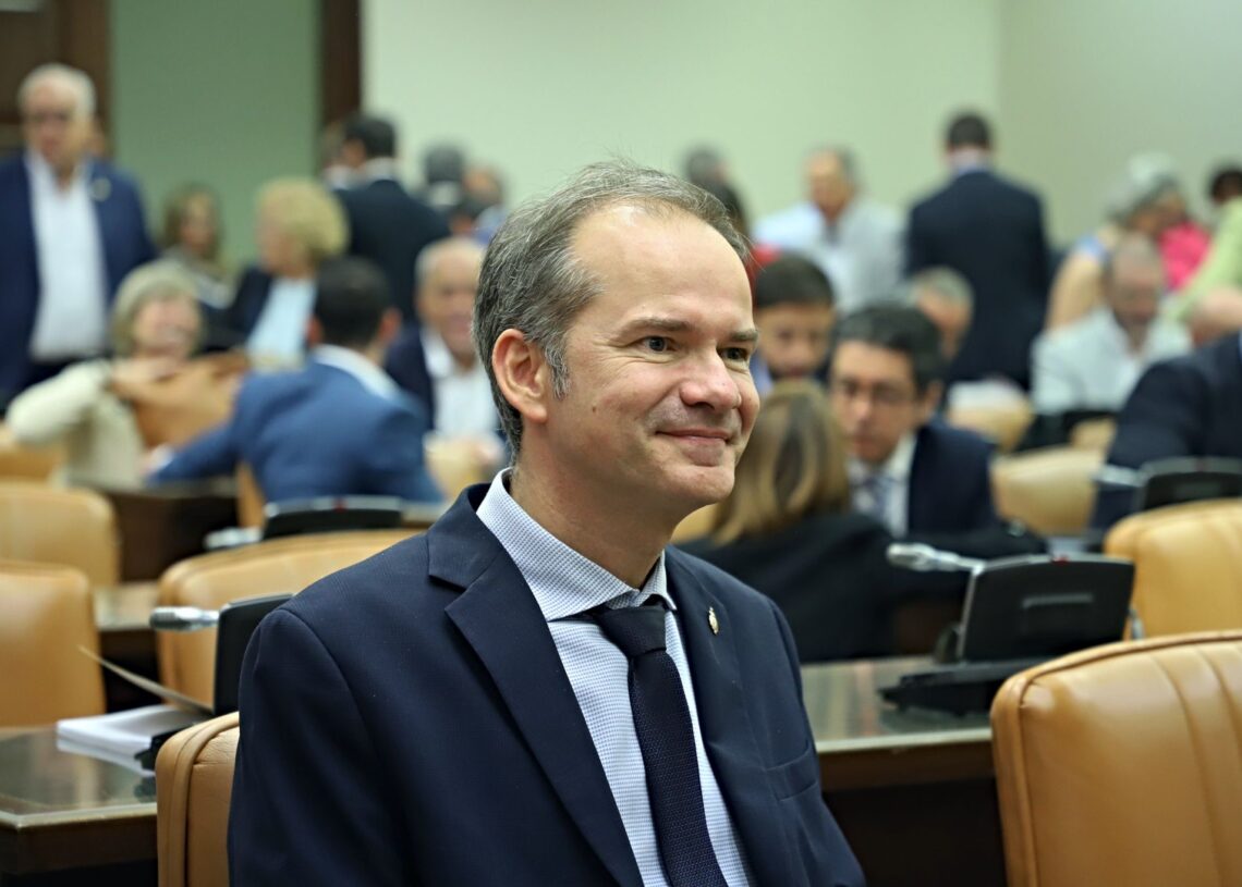 De la Vega adverteix de l’impacte que tindrà el bloqueig de Junts, PP i VOX al decret Òmnibus sobre els ebrencs