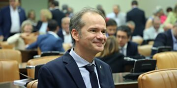 De la Vega adverteix de l’impacte que tindrà el bloqueig de Junts, PP i VOX al decret Òmnibus sobre els ebrencs