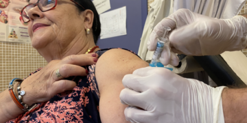 Mascaretes i limitació d’acompanyants als hospitals ebrencs per l’augment de la grip