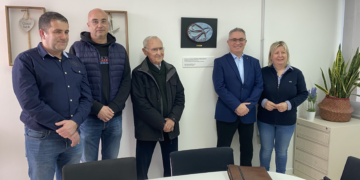 L’institut-escola Daniel Mangrané de Jesús dedica la nova Sala de la Pau al ceramista Joan Panisello
