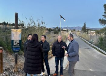 La Via Verda que uneix Roquetes i Jesús ja té nou enllumenat