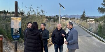 La Via Verda que uneix Roquetes i Jesús ja té nou enllumenat