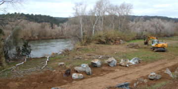 Els regants del Baix Priorat confien que l’aigua de l’Ebre els permeti subsistir però reclamen més ajuts