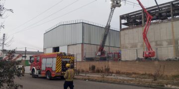 Dos ferits a l’empresa Olisefi per la descàrrega elèctrica d’un cablejat durant les obres de manteniment de la teulada