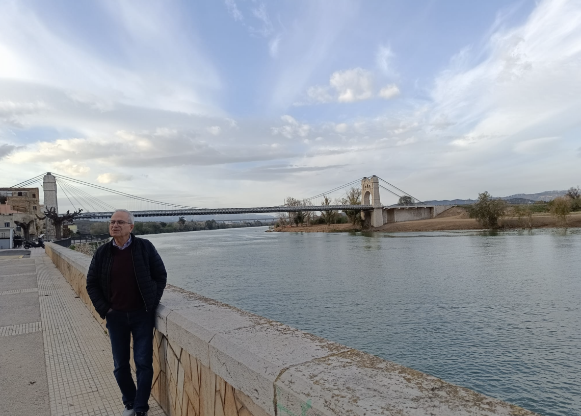 ‘Josep Maria Simó. Recuperació de l’article publicat a la Revista Amposta el gener del 1985 sobre aprovació del Pla General d’Ordenació Urbana′, per Gabriel Perles