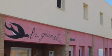 ‘Josep Maria Simó. La Gruneta, primer llar infantil municipal construïda i posada en marxa a la ciutat d’Amposta ′, per Gabriel Perles