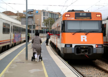 Les línies R15 i R16 acumulen quatre dies de retards des de la represa del servei