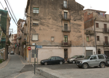 Amics dels Castells lamenta que s’hagi deixat degradar el nucli antic de Tortosa