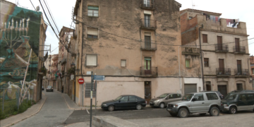 Amics dels Castells lamenta que s’hagi deixat degradar el nucli antic de Tortosa