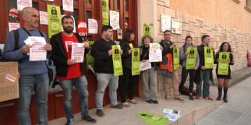 Els sindicats educatius reclamen l’aturada del tancament de sis línies a l’Ebre