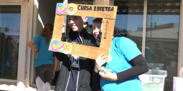 Més d’un centenar de persones es bolquen amb l’autisme amb la II Cursa EbreTEA