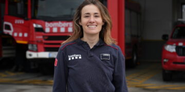 Núria Pinyes, la primera bombera de les Terres de l’Ebre: ‘Per aquesta professió calen més qualitats que la força’