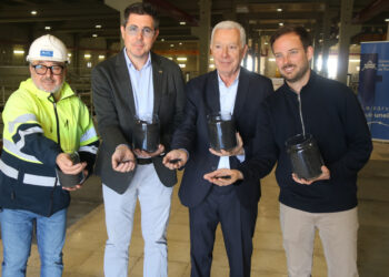 Renoven el carbó actiu dels filtres de la planta potabilitzadora del CAT a l’Ampolla després de quinze anys d’ús