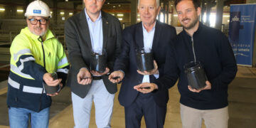 Renoven el carbó actiu dels filtres de la planta potabilitzadora del CAT a l’Ampolla després de quinze anys d’ús