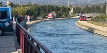 Una nena morta i un nen ferit molt greu en caure el cotxe en què viatjaven al canal de Roquetes