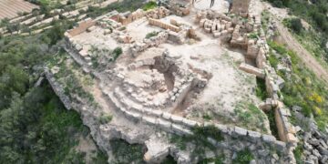 Els arqueòlegs destapen més elements del castell templer de Batea