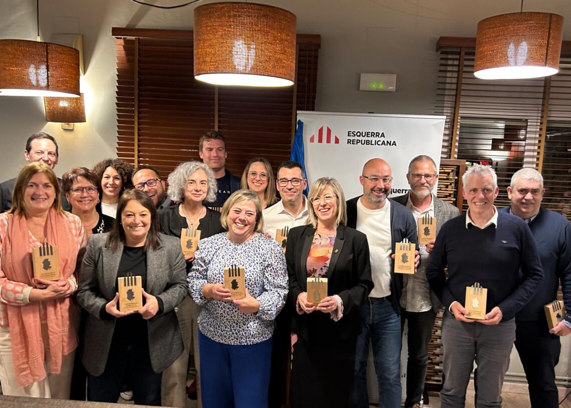 Esquerra commemora el 94è aniversari de la República reconeixent la feina feta pels representants del Govern republicà a l’Ebre