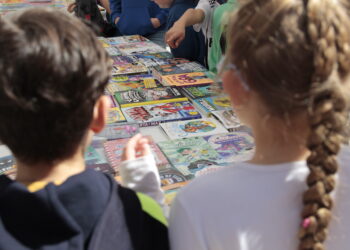 Móra d’Ebre viu un Sant Jordi ple d’infants i amb la primavera ben viva