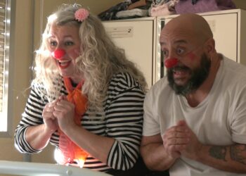 El poder curatiu dels somriures: els pallassos de la planta pediàtrica de l’Hospital de Tortosa