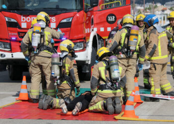 Un simulacre al port de la Ràpita per una fuita d’amoníac posa a prova els plans i protocols d’emergències