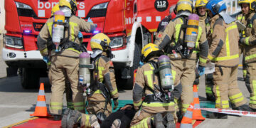 Un simulacre al port de la Ràpita per una fuita d’amoníac posa a prova els plans i protocols d’emergències