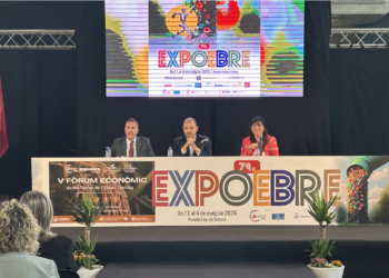 Jordan anuncia a Expoebre que Kronospan invertirà 30 milions en un parc eòlic al polígon Catalunya Sud