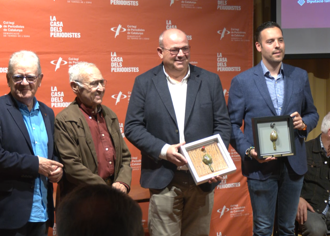 Els periodistes ebrencs atorguen el Micro Daurat als companys valencians que van cobrir la dana